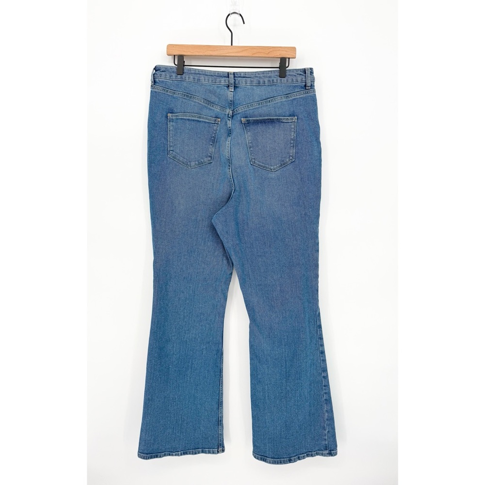 NWT New Look Curves High Rise Bootcut Jeans Size 14 - Picture 5 of 13